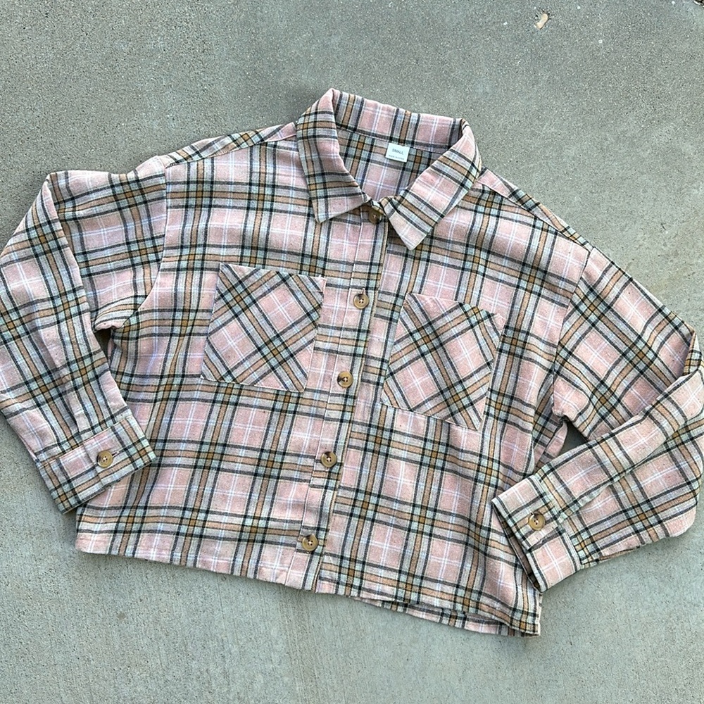 NWOT Cropped Womens Flannel